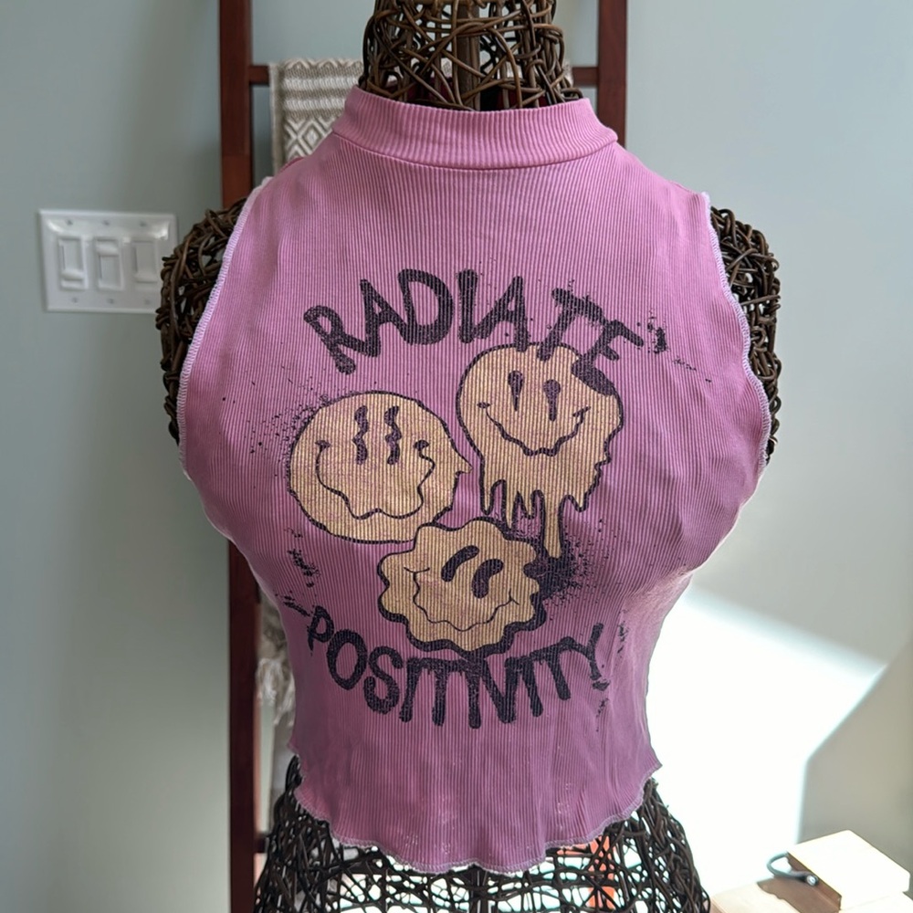 Forever 21 pink crop t shirt size M
